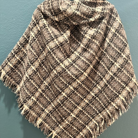 Gorgeous Marc New York Tweed Cape - Picture 3 of 4